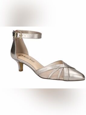 NWOB Bella Vita Metallic Gold Peep-Toe Low Heel Sandals Size 9.5 Extra Wide